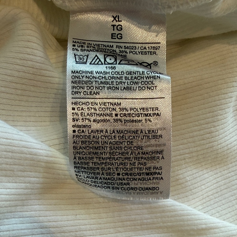Old Navy First-Layer Classic Ribbed Black and White Tank Duo, Size XL - Picture 5 of 8